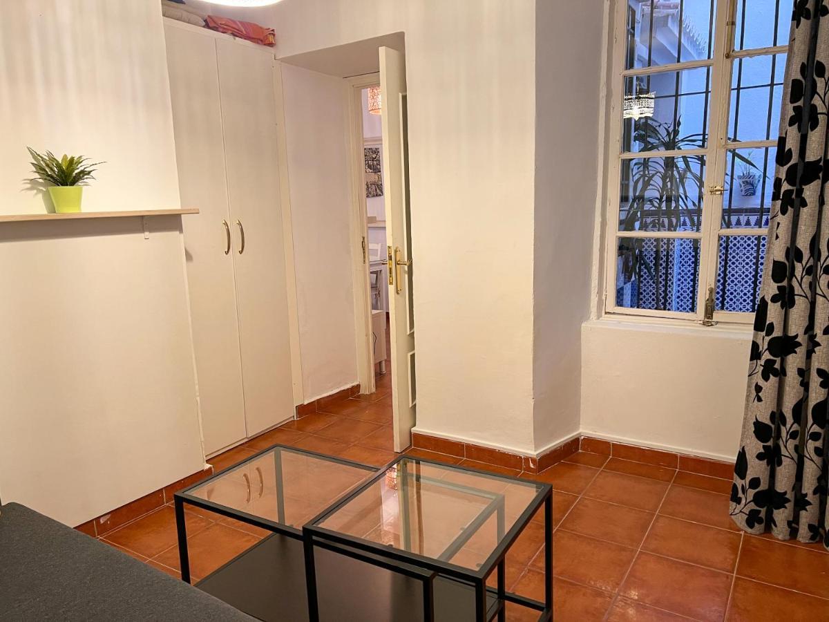 Iyourbasics Lovely Apartment Hinestrosa 23 Free Wifi&Ac Малага Екстериор снимка